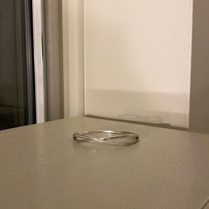 Pandora Criss cross bangle